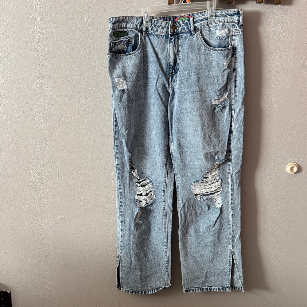 Empyre Light Blue Distressed Jeans